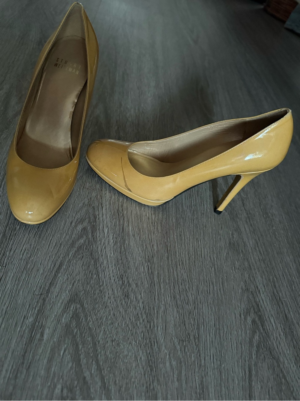 Stuart Weitzman Yellow Patent Leather Pointed-Toe Stiletto Pumps